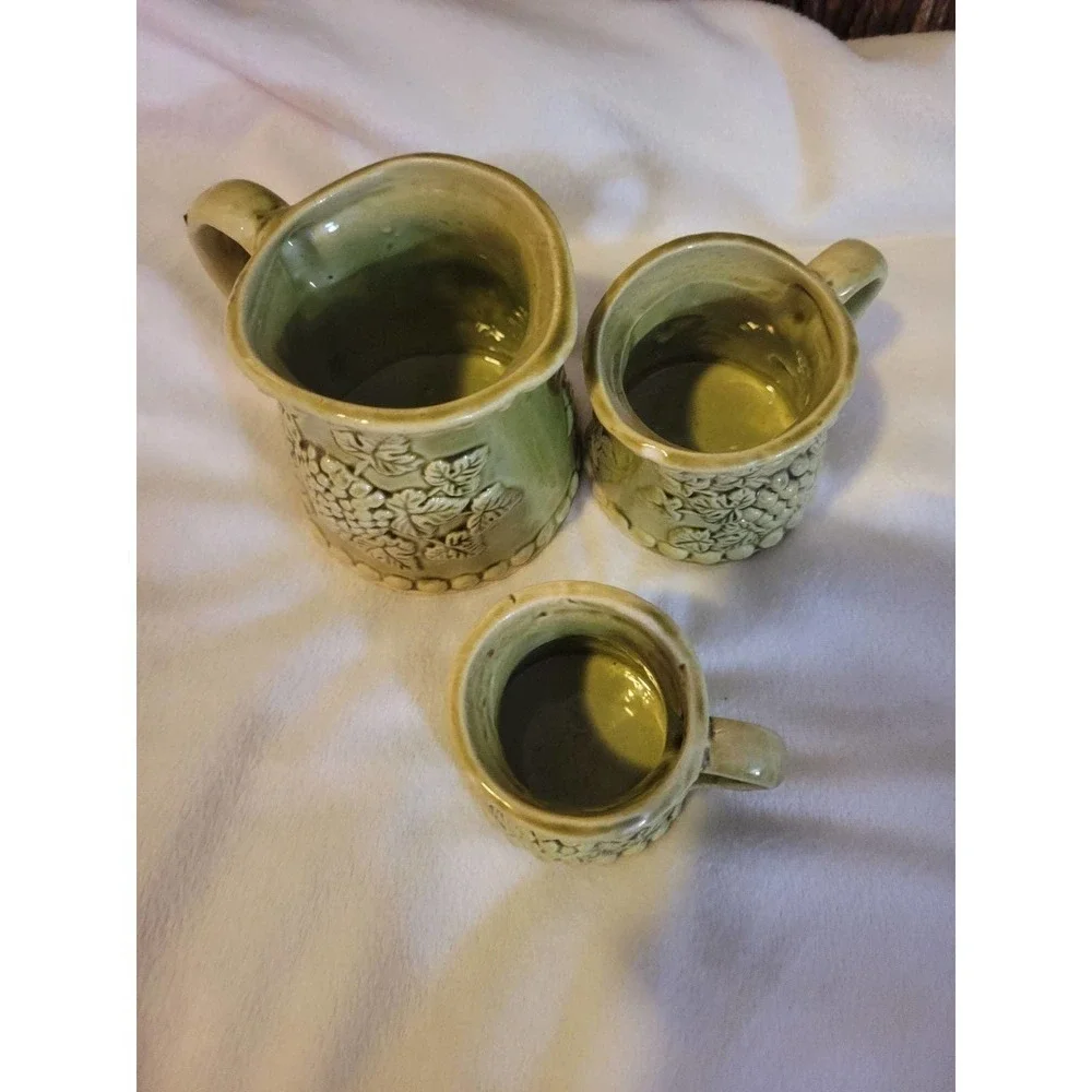 Vintage green ceramic measuring cups